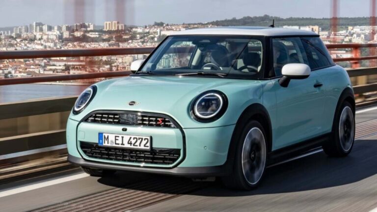 Mini Cooper (2024)